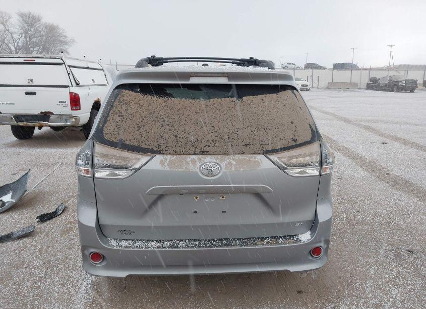 Photo 17 of 2015 Toyota Sienna SE 8 PASSENGER (VIN 5TDXK3DC1FS615550)