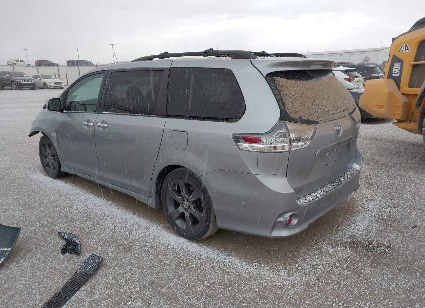 Photo 3 of 2015 Toyota Sienna SE 8 PASSENGER (VIN 5TDXK3DC1FS615550)