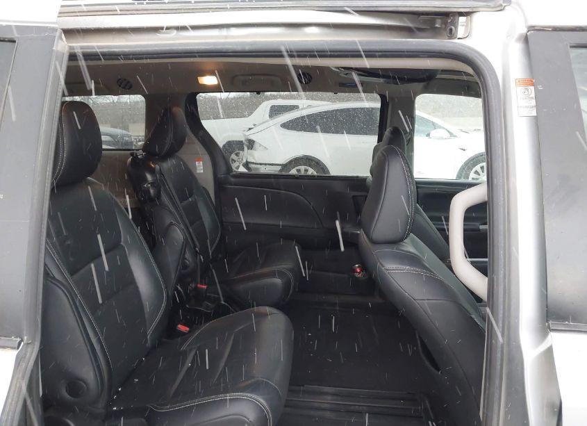 Photo 8 of 2015 Toyota Sienna SE 8 PASSENGER (VIN 5TDXK3DC1FS615550)
