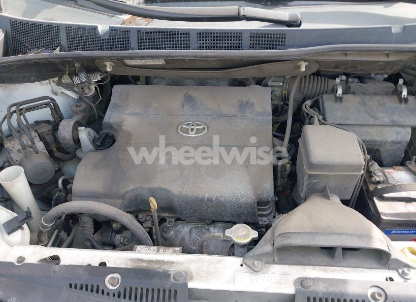 Photo 10 of 2016 Toyota Sienna SE 8 PASSENGER (VIN 5TDXK3DC1GS714094)