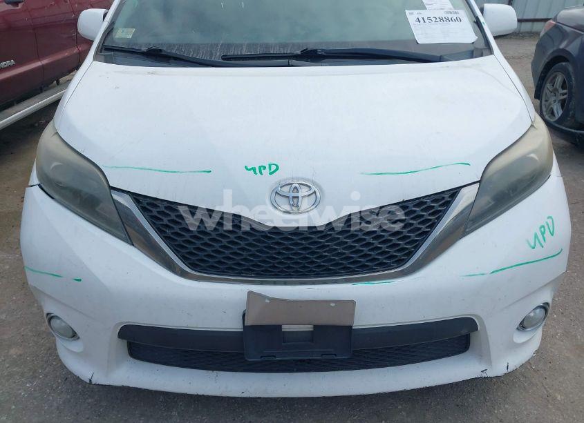 Photo 12 of 2016 Toyota Sienna SE 8 PASSENGER (VIN 5TDXK3DC1GS714094)