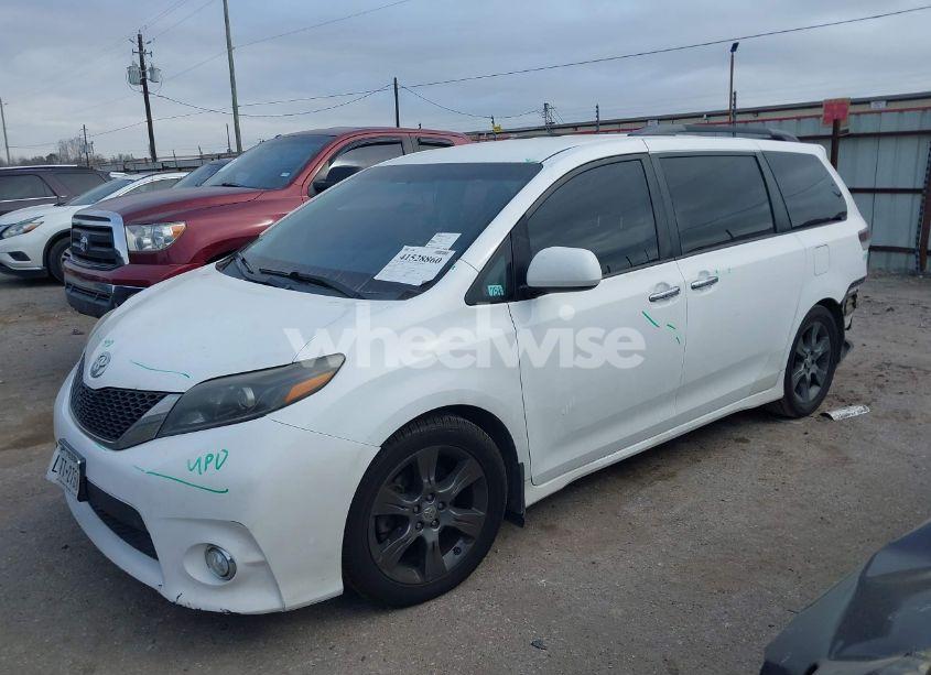 Photo 2 of 2016 Toyota Sienna SE 8 PASSENGER (VIN 5TDXK3DC1GS714094)