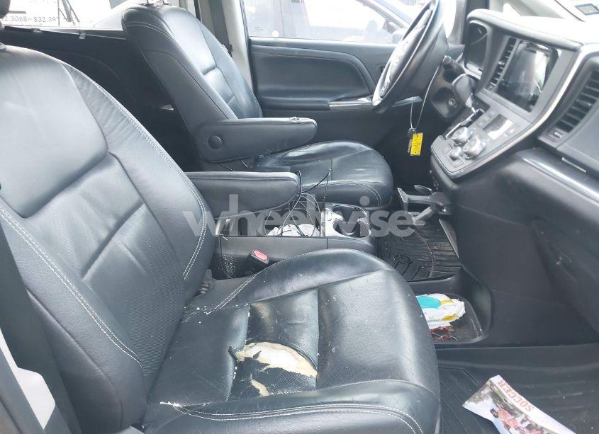 Photo 5 of 2016 Toyota Sienna SE 8 PASSENGER (VIN 5TDXK3DC1GS714094)