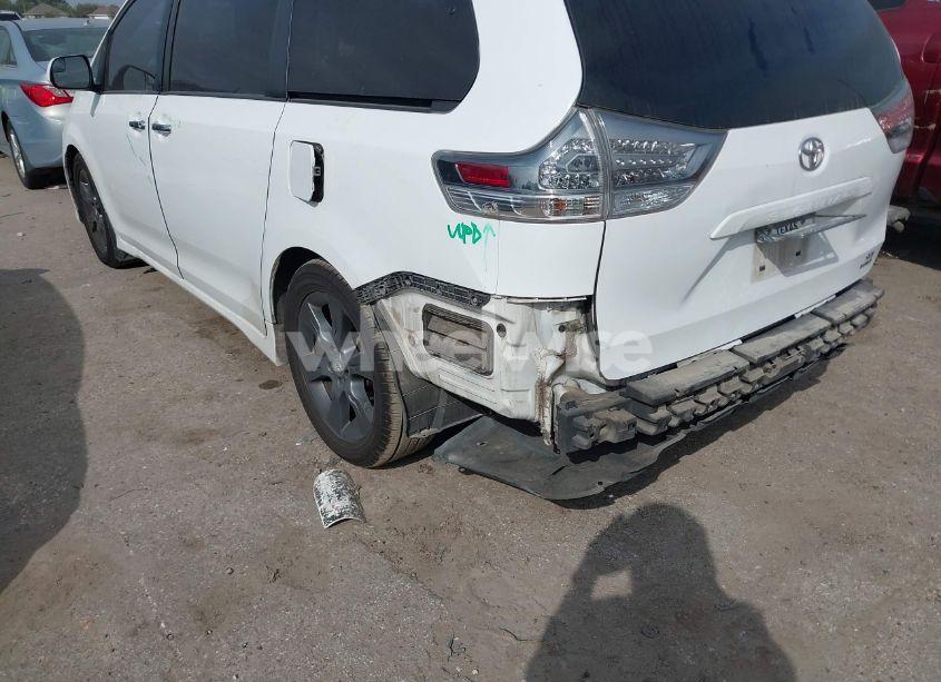 Photo 6 of 2016 Toyota Sienna SE 8 PASSENGER (VIN 5TDXK3DC1GS714094)