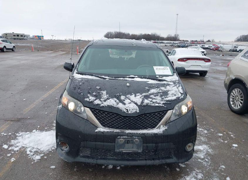 Photo 12 of 2011 Toyota Sienna SPORT (VIN 5TDXK3DC2BS137357)