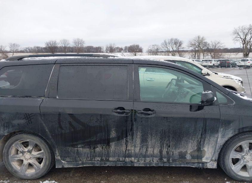 Photo 13 of 2011 Toyota Sienna SPORT (VIN 5TDXK3DC2BS137357)