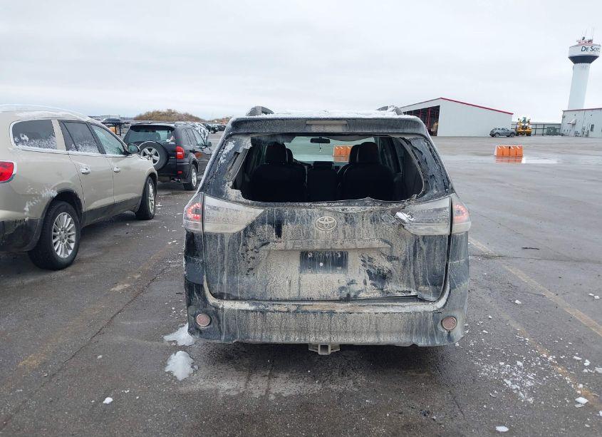 Photo 16 of 2011 Toyota Sienna SPORT (VIN 5TDXK3DC2BS137357)