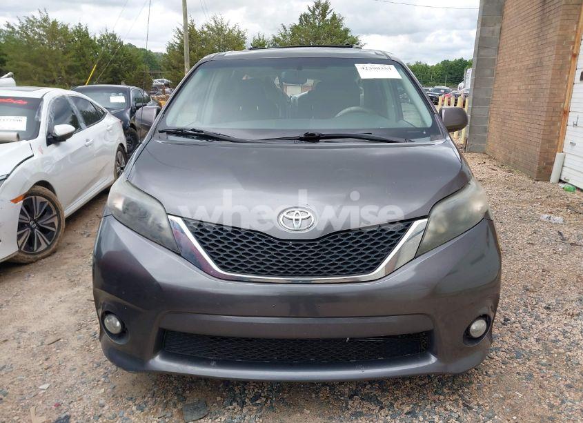 Photo 13 of 2012 Toyota Sienna SE 8 PASSENGER (VIN 5TDXK3DC2CS235211)
