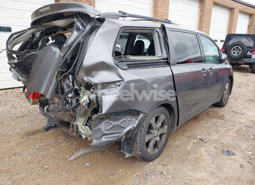 Photo 4 of 2012 Toyota Sienna SE 8 PASSENGER (VIN 5TDXK3DC2CS235211)