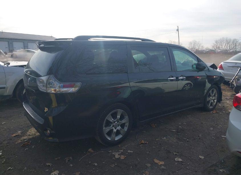 Photo 14 of 2013 Toyota Sienna SE 8 PASSENGER (VIN 5TDXK3DC2DS294356)