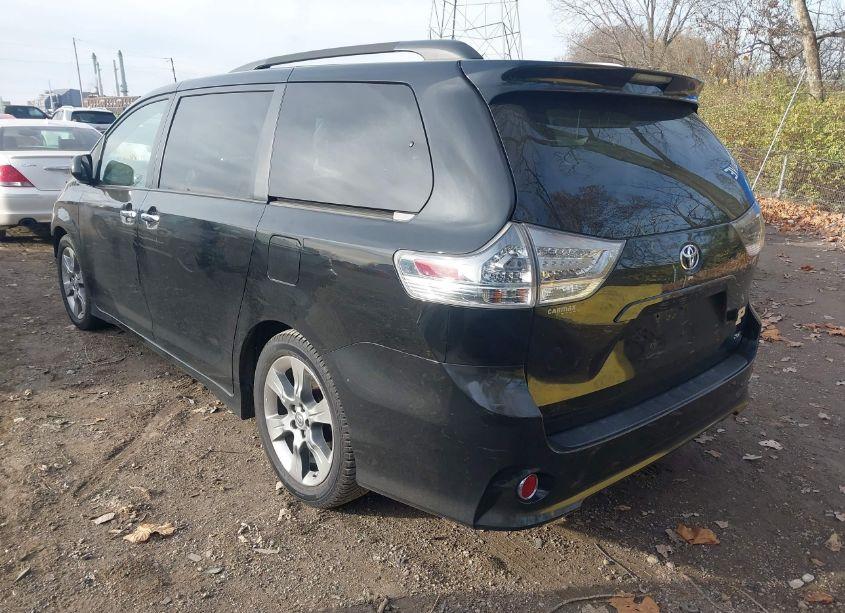 Photo 3 of 2013 Toyota Sienna SE 8 PASSENGER (VIN 5TDXK3DC2DS294356)