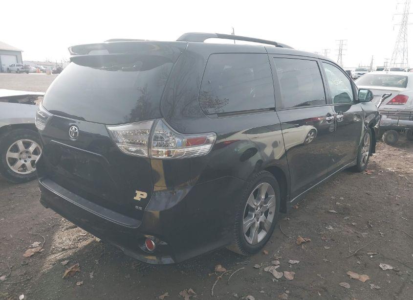 Photo 4 of 2013 Toyota Sienna SE 8 PASSENGER (VIN 5TDXK3DC2DS294356)