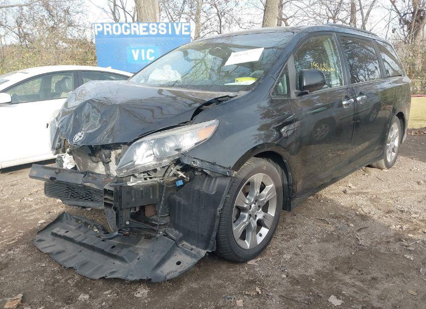 Photo 6 of 2013 Toyota Sienna SE 8 PASSENGER (VIN 5TDXK3DC2DS294356)