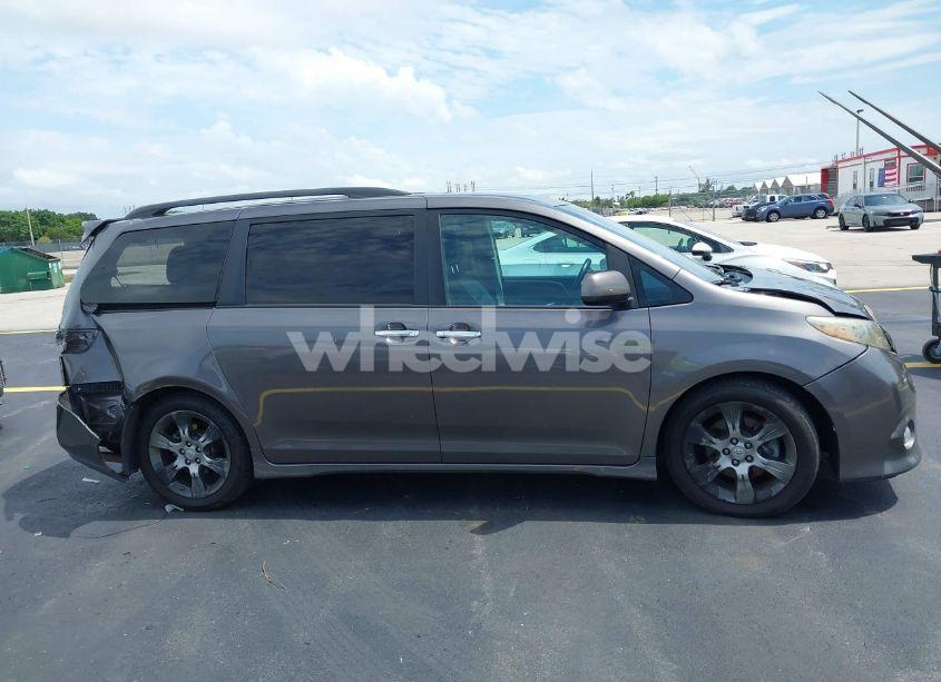 Photo 13 of 2015 Toyota Sienna SE 8 PASSENGER (VIN 5TDXK3DC2FS552698)