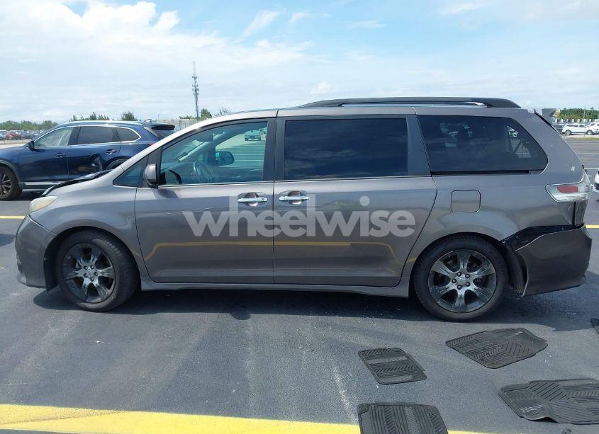 Photo 14 of 2015 Toyota Sienna SE 8 PASSENGER (VIN 5TDXK3DC2FS552698)