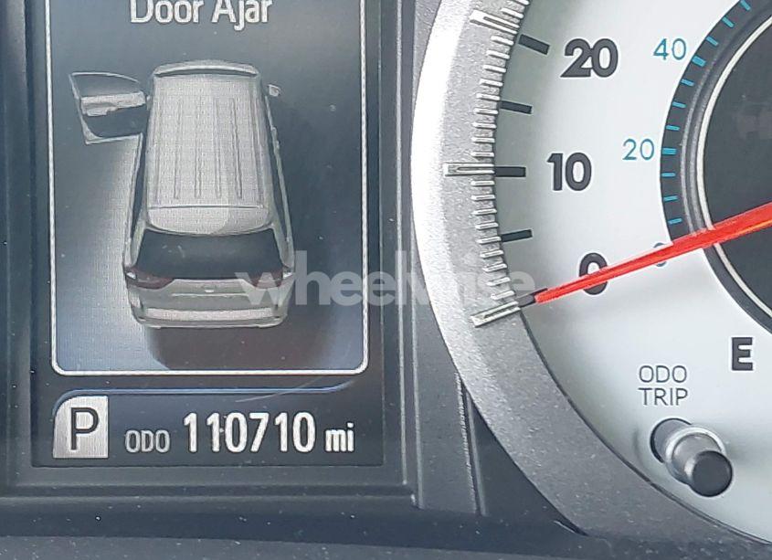 Photo 15 of 2015 Toyota Sienna SE 8 PASSENGER (VIN 5TDXK3DC2FS552698)