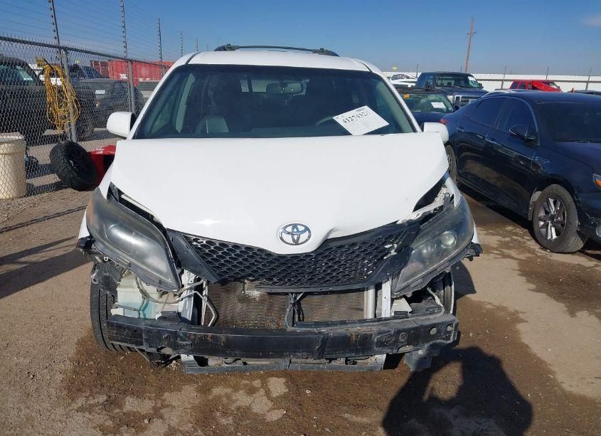 Photo 12 of 2015 Toyota Sienna SE 8 PASSENGER (VIN 5TDXK3DC2FS556797)