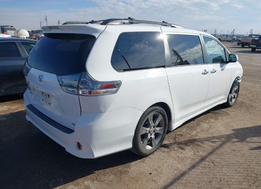 Photo 4 of 2015 Toyota Sienna SE 8 PASSENGER (VIN 5TDXK3DC2FS556797)