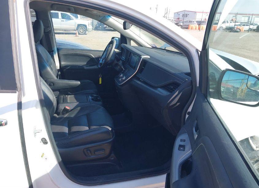 Photo 5 of 2015 Toyota Sienna SE 8 PASSENGER (VIN 5TDXK3DC2FS556797)