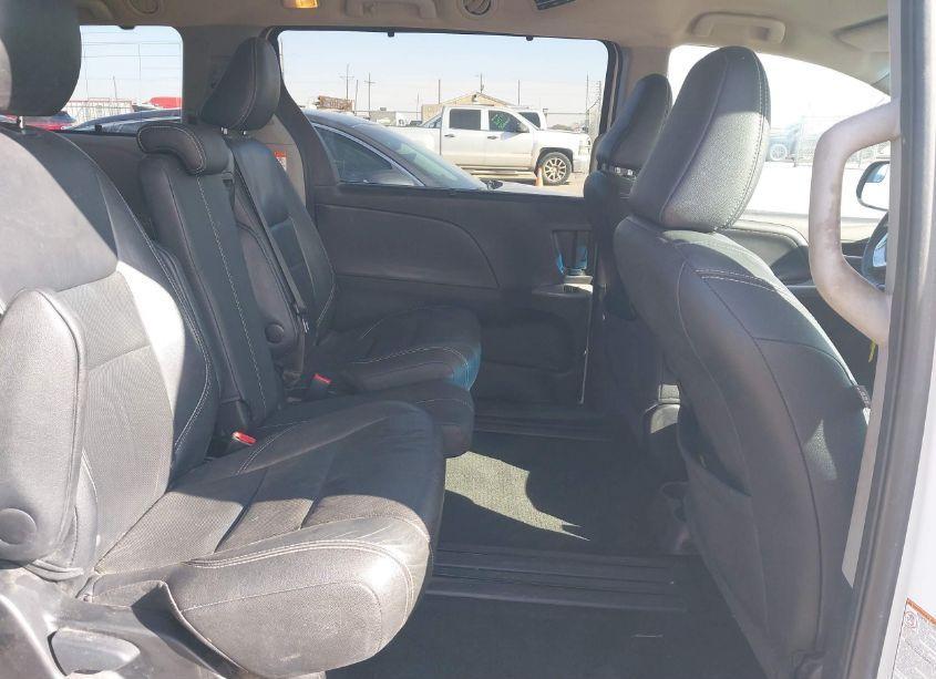Photo 8 of 2015 Toyota Sienna SE 8 PASSENGER (VIN 5TDXK3DC2FS556797)