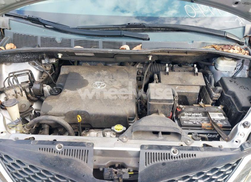 Photo 10 of 2011 Toyota Sienna SPORT (VIN 5TDXK3DC3BS049935)