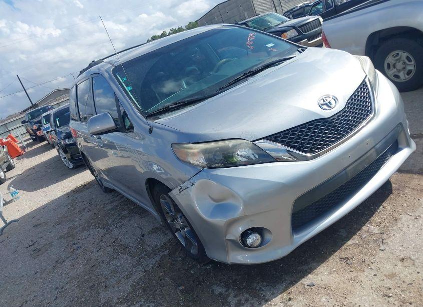 2011 Toyota Sienna SPORT (VIN 5TDXK3DC3BS124908) main photo
