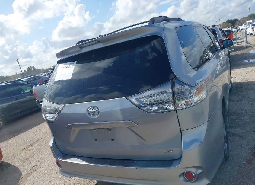 Photo 16 of 2011 Toyota Sienna SPORT (VIN 5TDXK3DC3BS124908)