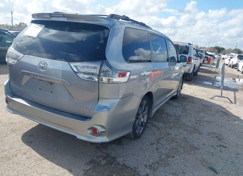 Photo 4 of 2011 Toyota Sienna SPORT (VIN 5TDXK3DC3BS124908)