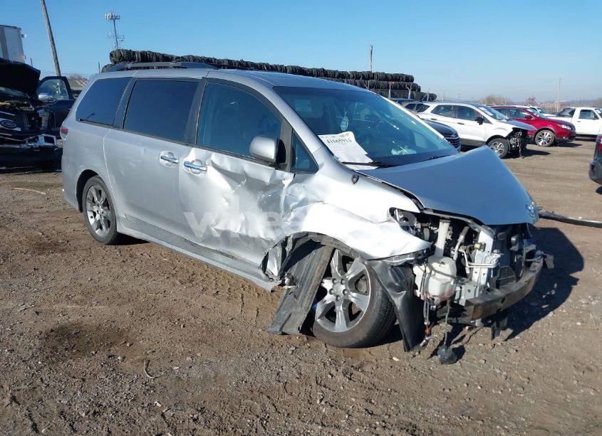 2014 Toyota Sienna SE 8 PASSENGER (VIN 5TDXK3DC3ES471496) main photo