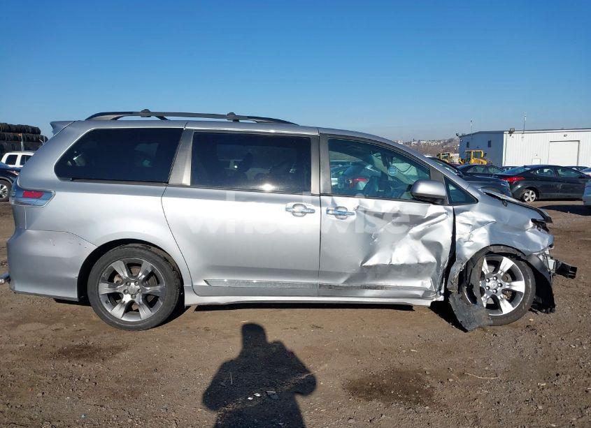 Photo 12 of 2014 Toyota Sienna SE 8 PASSENGER (VIN 5TDXK3DC3ES471496)