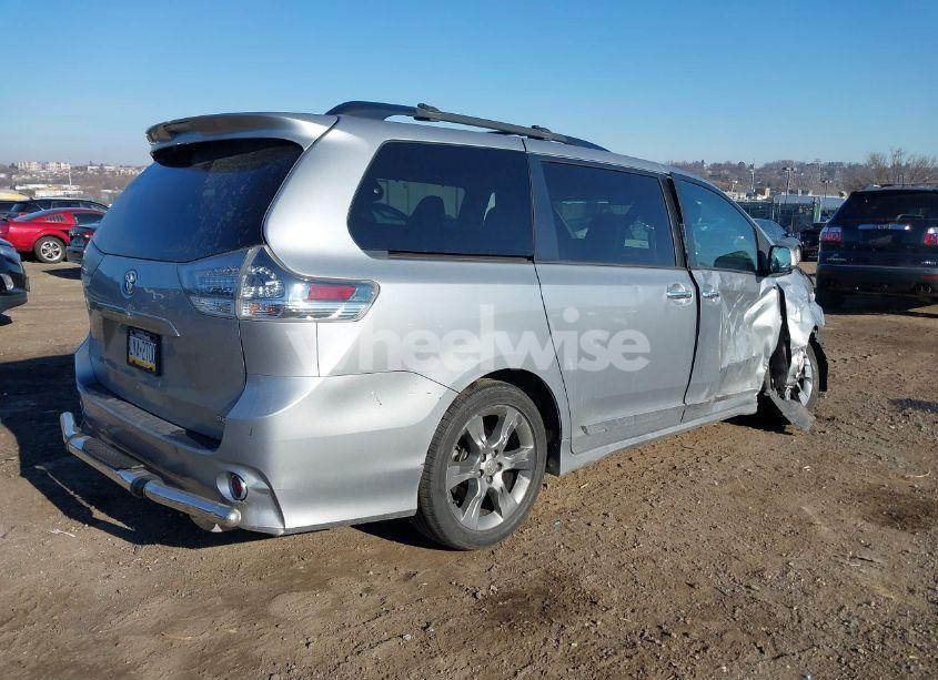 Photo 4 of 2014 Toyota Sienna SE 8 PASSENGER (VIN 5TDXK3DC3ES471496)