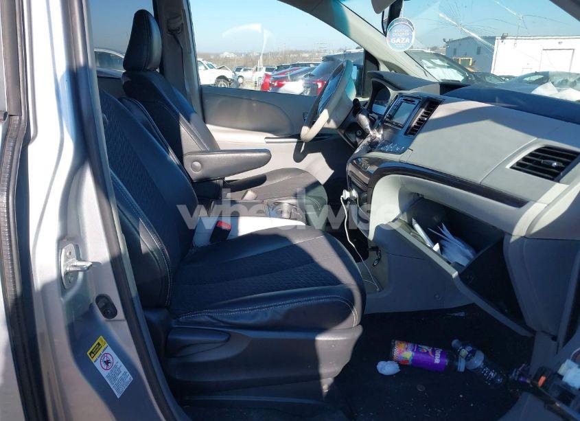 Photo 5 of 2014 Toyota Sienna SE 8 PASSENGER (VIN 5TDXK3DC3ES471496)