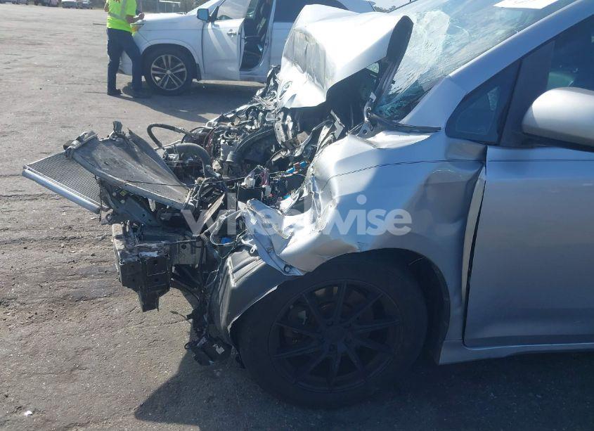 Photo 6 of 2015 Toyota Sienna SE PREMIUM 8 PASSENGER (VIN 5TDXK3DC3FS550300)