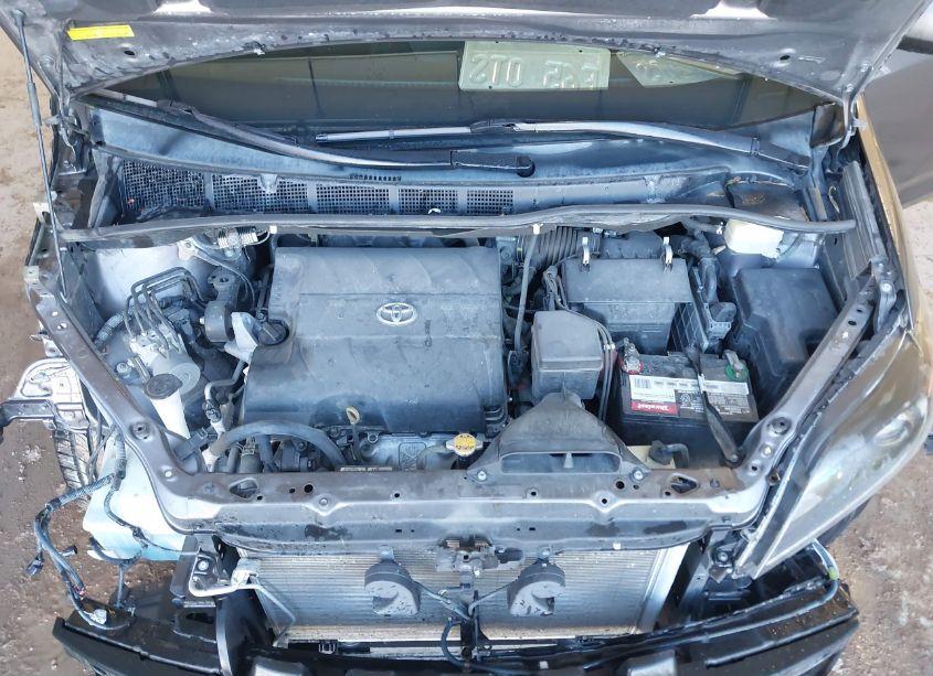 Photo 10 of 2015 Toyota Sienna SE 8 PASSENGER (VIN 5TDXK3DC3FS685311)