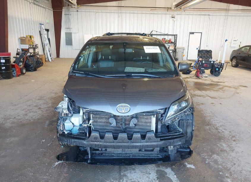 Photo 13 of 2015 Toyota Sienna SE 8 PASSENGER (VIN 5TDXK3DC3FS685311)