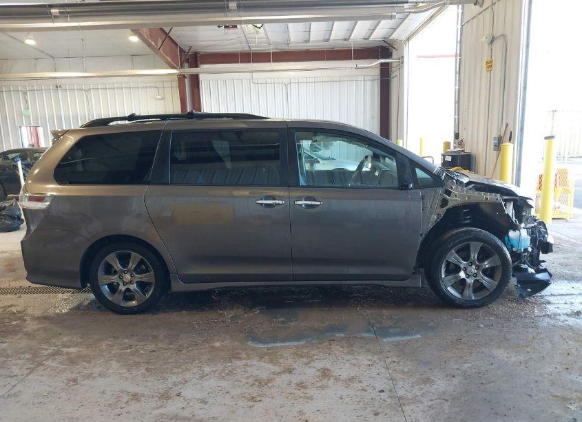Photo 14 of 2015 Toyota Sienna SE 8 PASSENGER (VIN 5TDXK3DC3FS685311)