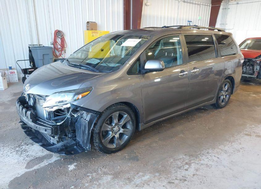 Photo 2 of 2015 Toyota Sienna SE 8 PASSENGER (VIN 5TDXK3DC3FS685311)