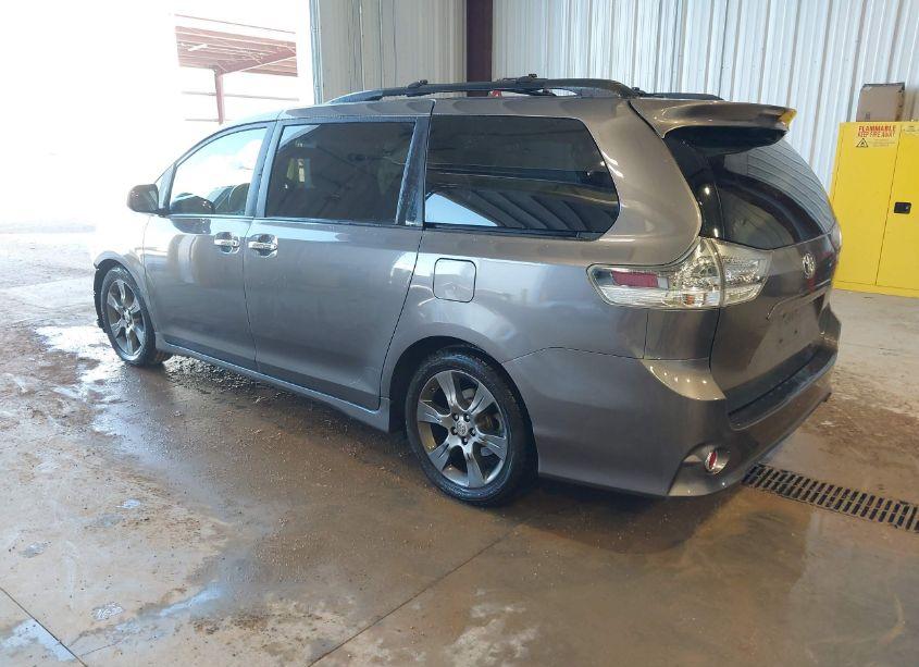 Photo 3 of 2015 Toyota Sienna SE 8 PASSENGER (VIN 5TDXK3DC3FS685311)
