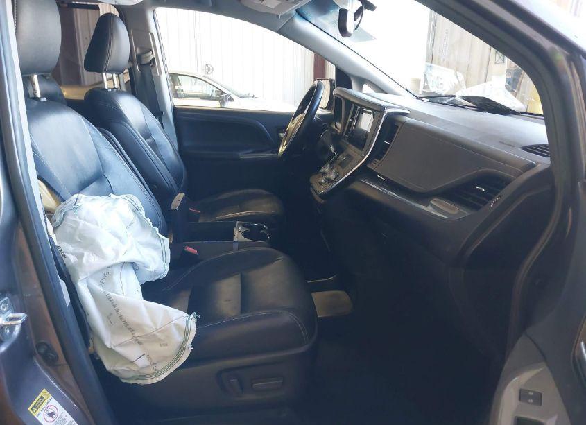Photo 5 of 2015 Toyota Sienna SE 8 PASSENGER (VIN 5TDXK3DC3FS685311)