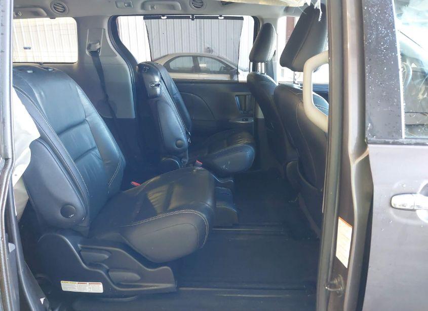 Photo 8 of 2015 Toyota Sienna SE 8 PASSENGER (VIN 5TDXK3DC3FS685311)