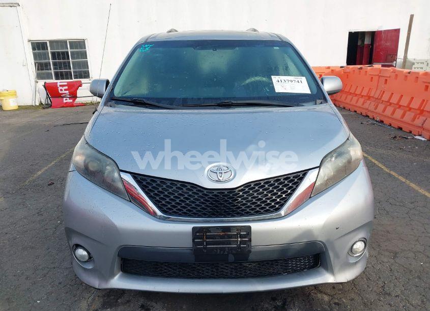 Photo 12 of 2011 Toyota Sienna SPORT (VIN 5TDXK3DC4BS070311)