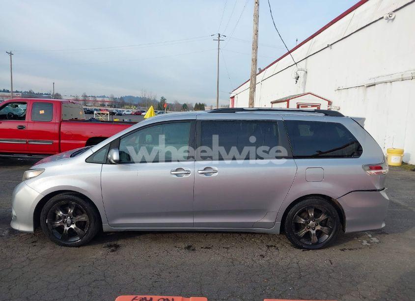 Photo 14 of 2011 Toyota Sienna SPORT (VIN 5TDXK3DC4BS070311)