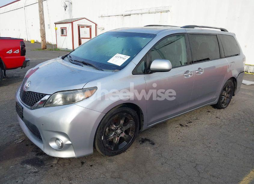 Photo 2 of 2011 Toyota Sienna SPORT (VIN 5TDXK3DC4BS070311)