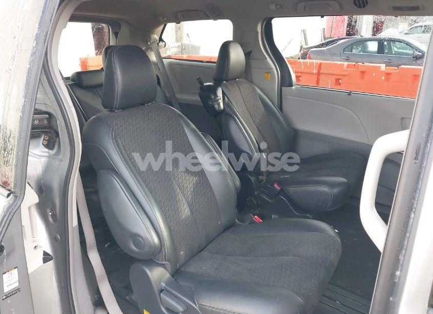 Photo 8 of 2011 Toyota Sienna SPORT (VIN 5TDXK3DC4BS070311)