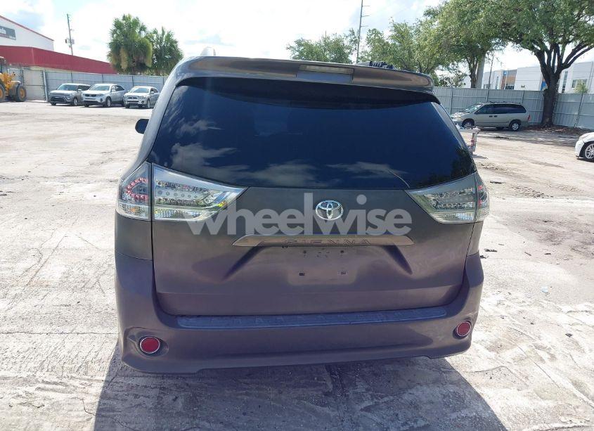 Photo 16 of 2011 Toyota Sienna SE (VIN 5TDXK3DC4BS092602)