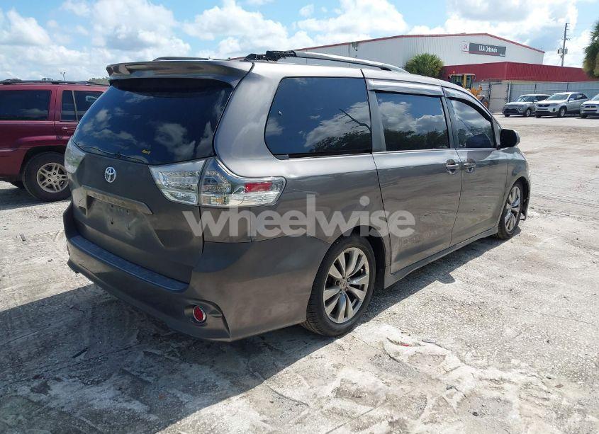 Photo 4 of 2011 Toyota Sienna SE (VIN 5TDXK3DC4BS092602)