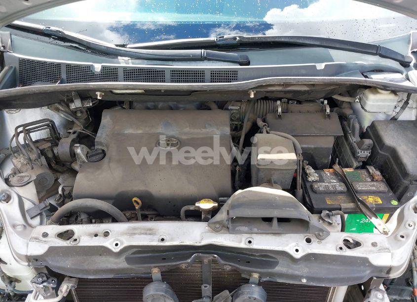 Photo 10 of 2011 Toyota Sienna SPORT (VIN 5TDXK3DC4BS158484)