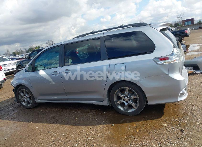 Photo 15 of 2011 Toyota Sienna SPORT (VIN 5TDXK3DC4BS158484)