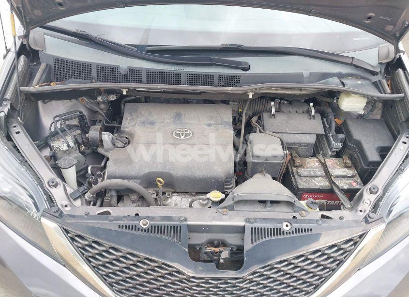 Photo 10 of 2013 Toyota Sienna SE 8 PASSENGER (VIN 5TDXK3DC4DS362835)