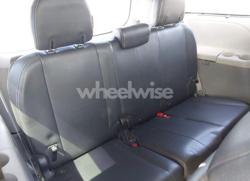 Photo 17 of 2013 Toyota Sienna SE 8 PASSENGER (VIN 5TDXK3DC4DS366898)